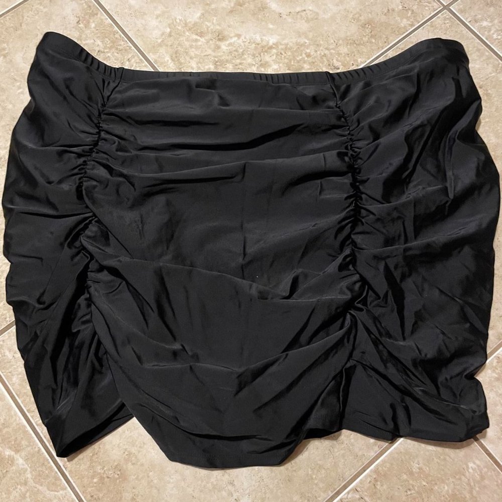 Torrid Swim skirt w/panty, Size 4